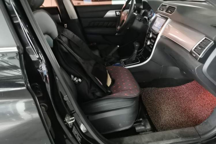 Used Haval H2 2016 Red Label 1.5T Automatic Two-Wheel Drive Elite Model Right Front Seat