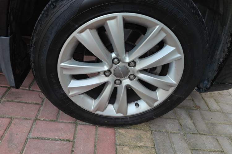 Used Haval H2 2016 Red Label 1.5T Manual Two-Wheel Drive Elite Model Right Front Wheel Hub