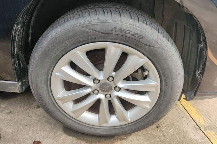Used Haval H2 2016 Red Label 1.5T Automatic Two-Wheel Drive Elite Model Right Front Wheel Hub