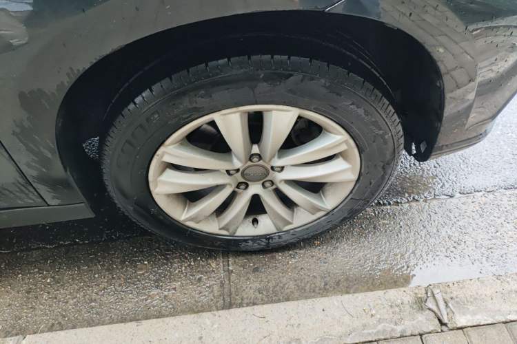 Used Haval H2 2016 Red-Label 1.5T Manual Two-Wheel Drive Luxury Model Right Front Wheel Hub