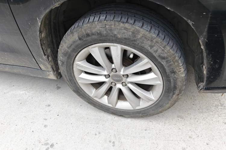 Used Haval H2 2016 Red Label 1.5T Manual Two-Wheel Drive Prestige Model Right Front Wheel Hub