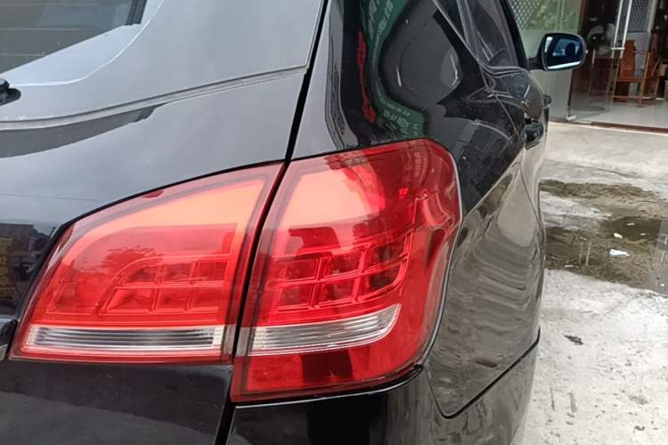 Used Haval H2 2016 Red Label 1.5T Automatic Two-Wheel Drive Elite Model Right Rear Taillight