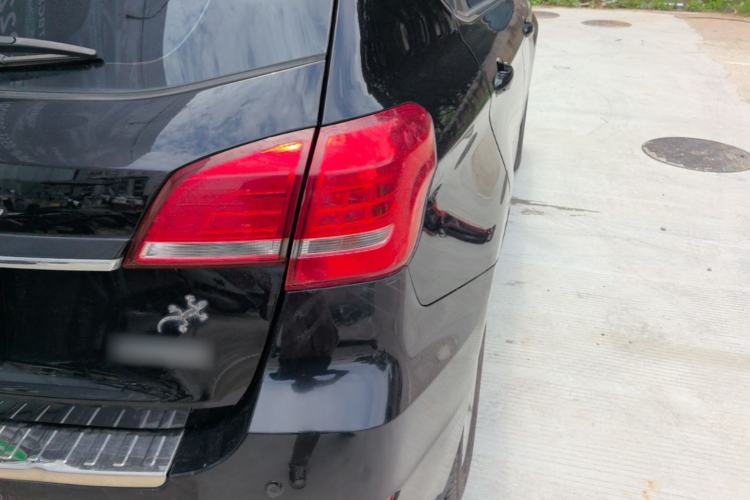Used Haval H2 2016 Red Label 1.5T Manual Two-Wheel Drive Elite Model Right Rear Taillight
