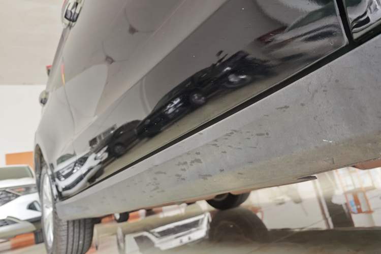 Used Haval H2 2016 Red-Label 1.5T Manual Two-Wheel Drive Luxury Model Right Side Sill