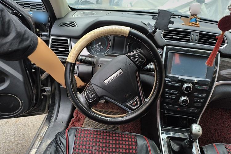 Used Haval H2 2016 Red-Label 1.5T Manual Two-Wheel Drive Luxury Model Steering Wheel