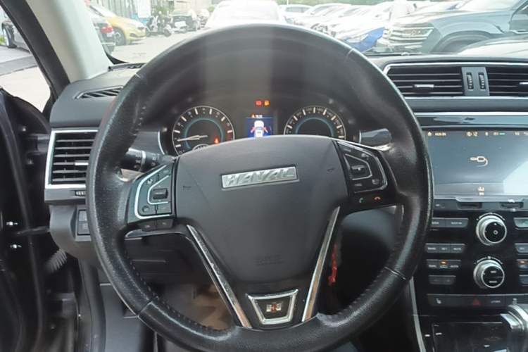 Used Haval H2 2016 Red-Label 1.5T Automatic Two-Wheel Drive Luxury Model Steering Wheel