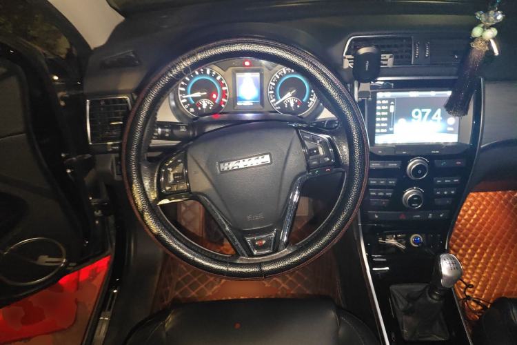 Used Haval H2 2016 Red-Label 1.5T Manual Two-Wheel Drive Luxury Model Steering Wheel