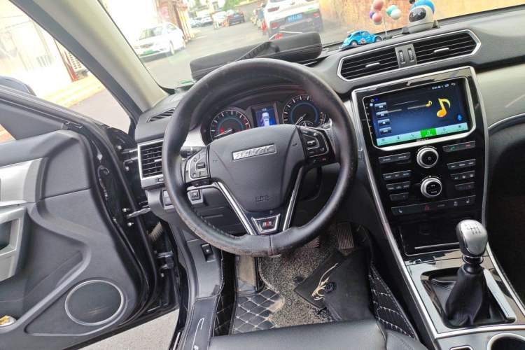 Used Haval H2 2016 Red-Label 1.5T Manual Two-Wheel Drive Luxury Model Steering Wheel