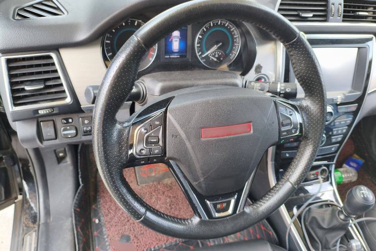 Used Haval H2 2016 Red Label 1.5T Manual Two-Wheel Drive Elite Model Steering Wheel