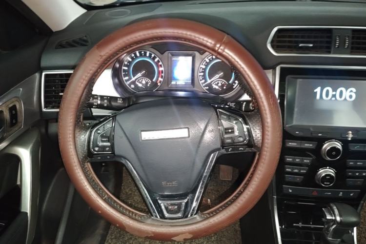 Used Haval H2 2016 Red-Label 1.5T Automatic Two-Wheel Drive Luxury Model Steering Wheel