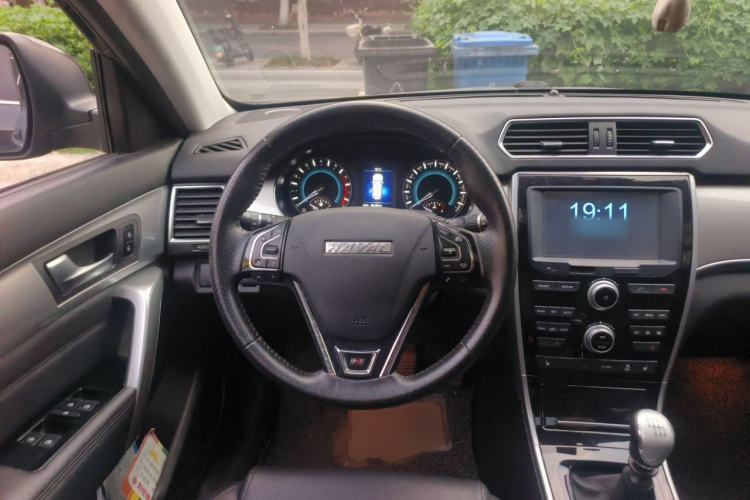 Used Haval H2 2016 Red-Label 1.5T Manual Two-Wheel Drive Luxury Model Steering Wheel