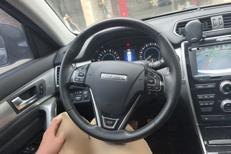 Used Haval H2 2016 Red-Label 1.5T Manual Two-Wheel Drive Luxury Model Steering Wheel