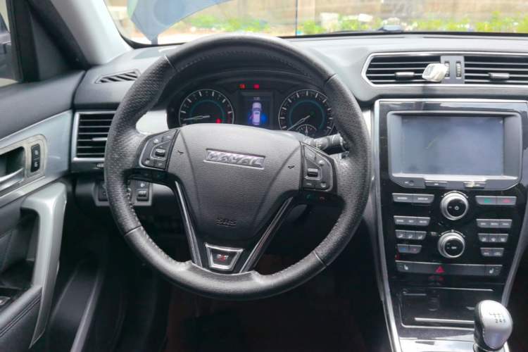 Used Haval H2 2016 Red Label 1.5T Manual Two-Wheel Drive Elite Model Steering Wheel
