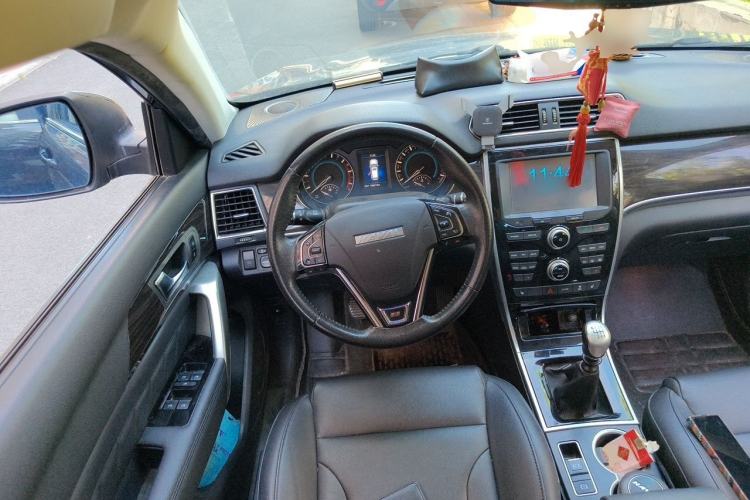 Used Haval H2 2016 Red-Label 1.5T Manual Two-Wheel Drive Luxury Model Steering Wheel