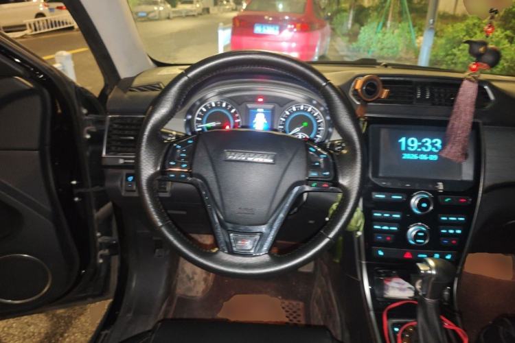 Used Haval H2 2016 Red-Label 1.5T Automatic Two-Wheel Drive Luxury Model Steering Wheel