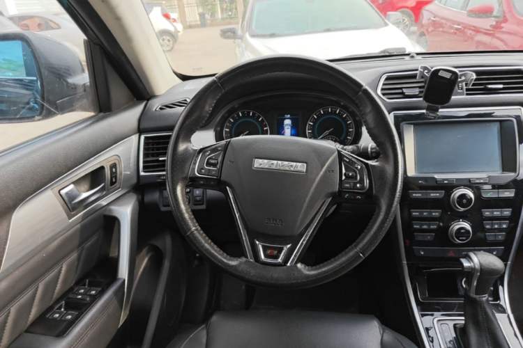 Used Haval H2 2016 Red-Label 1.5T Automatic Two-Wheel Drive Luxury Model Steering Wheel