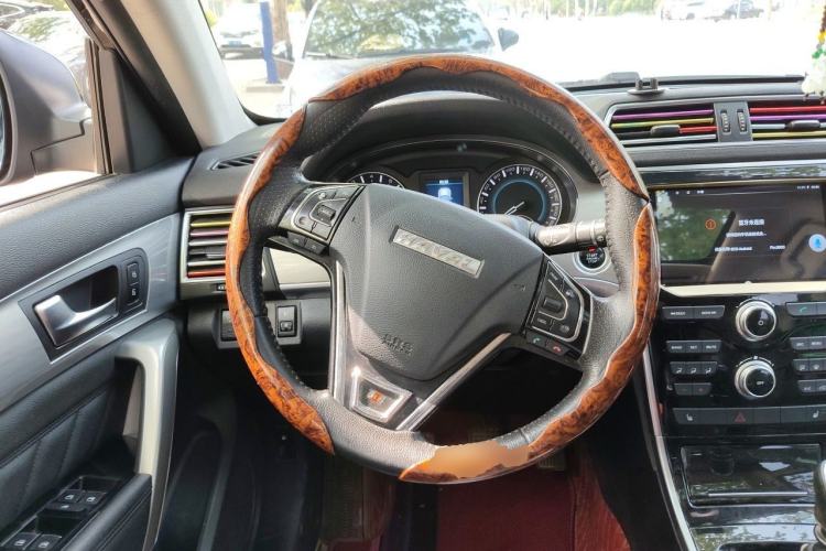 Used Haval H2 2016 Red Label 1.5T Manual Two-Wheel Drive Elite Model Steering Wheel