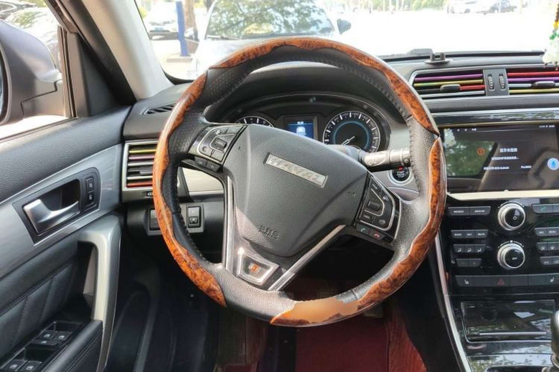 Used Haval H2 2016 Red Label 1.5T Manual Two-Wheel Drive Elite Model Steering Wheel