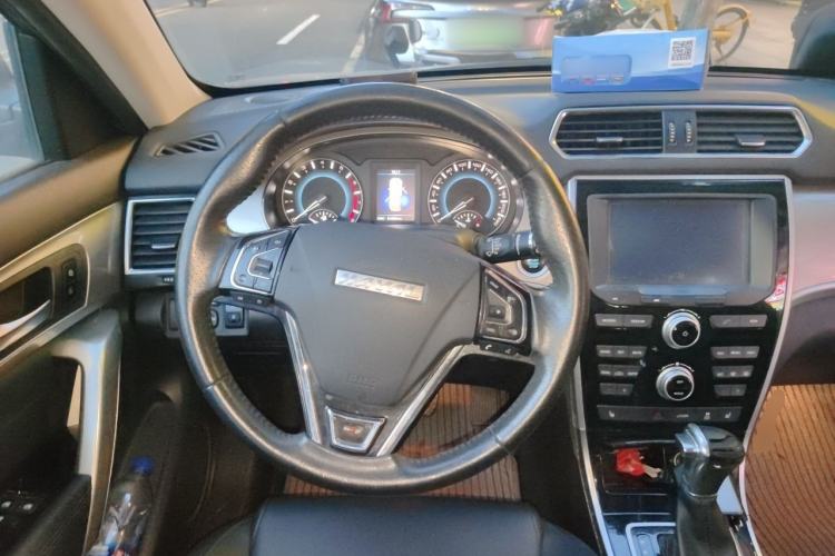 Used Haval H2 2016 Red-Label 1.5T Automatic Two-Wheel Drive Luxury Model Steering Wheel