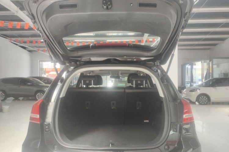 Used Haval H2 2016 Red-Label 1.5T Manual Two-Wheel Drive Luxury Model Trunk