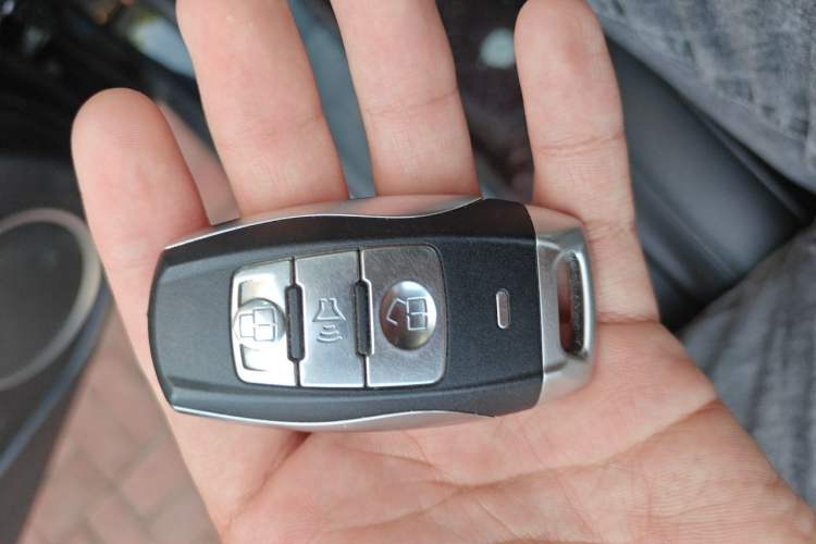 Used Haval H2 2016 Red Label 1.5T Manual Two-Wheel Drive Elite Model Vehicle Key