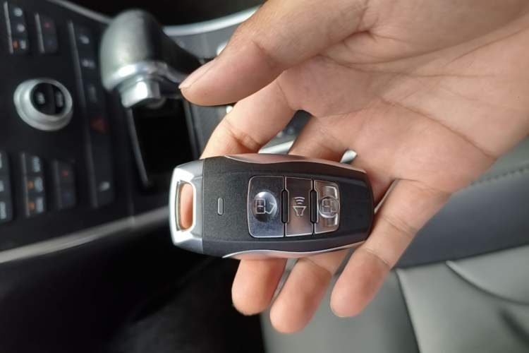Used Haval H2 2016 Red-Label 1.5T Automatic Two-Wheel Drive Luxury Model Vehicle Key