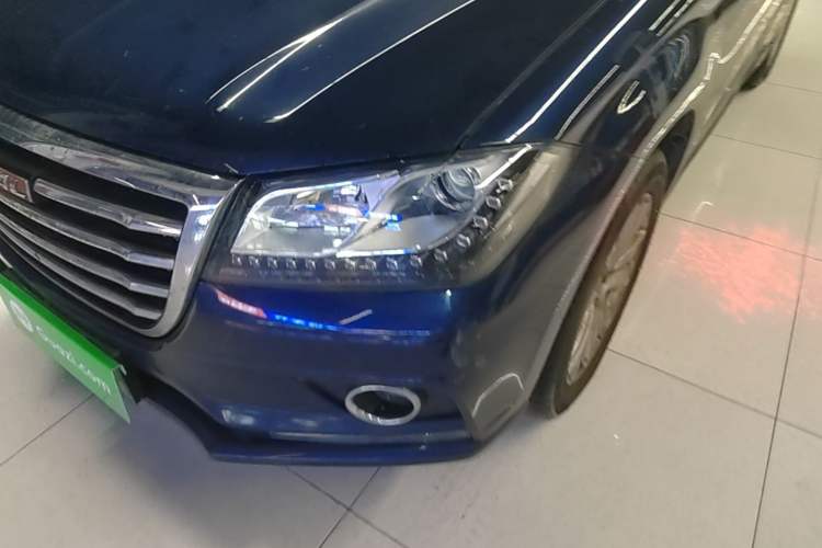 Used Haval H2 2016 Red Label 1.5T Automatic Two-Wheel Drive Prestige Model Left Front Headlight
