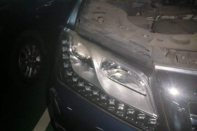 Used Haval H2 2016 Red-Label 1.5T Manual Two-Wheel Drive Luxury Model Right Front Headlight