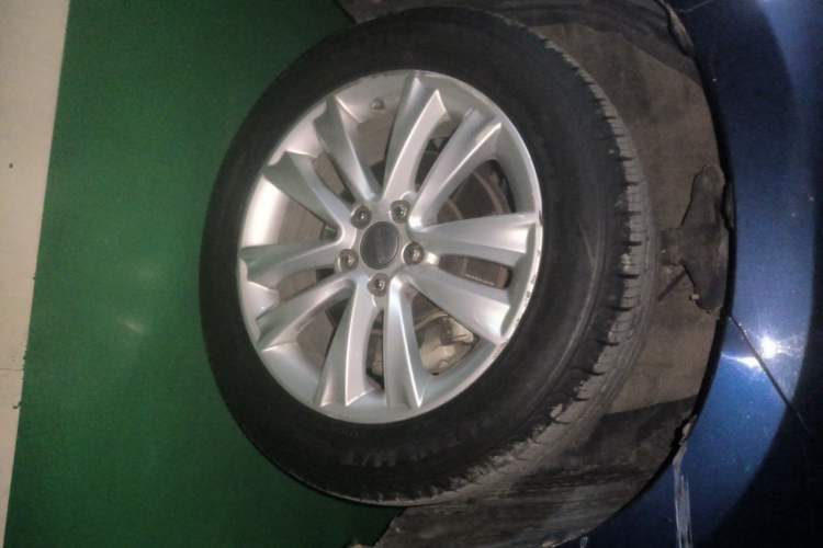 Used Haval H2 2016 Red-Label 1.5T Manual Two-Wheel Drive Luxury Model Right Front Wheel Hub