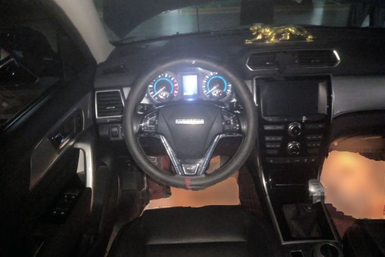 Used Haval H2 2016 Red-Label 1.5T Manual Two-Wheel Drive Luxury Model Steering Wheel