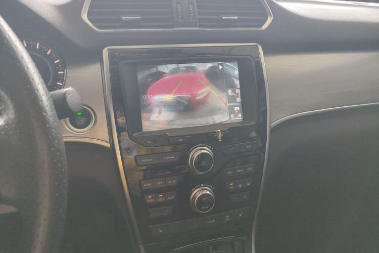 Used Haval H2 2016 Red-Label 1.5T Automatic Two-Wheel Drive Luxury Model Audio And AC Panel