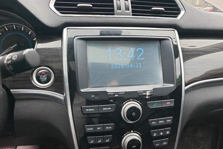 Used Haval H2 2016 Red Label 1.5T Manual Two-Wheel Drive Elite Model Audio And AC Panel