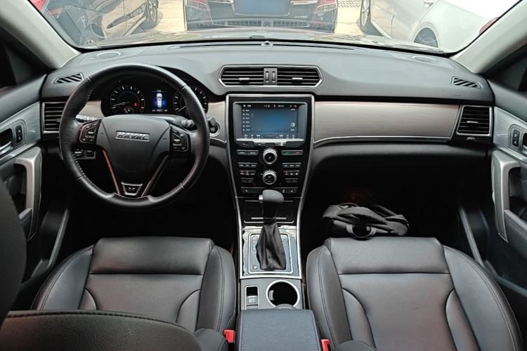 Used Haval H2 2016 Red Label 1.5T Automatic Two-Wheel Drive Prestige Model Center Console