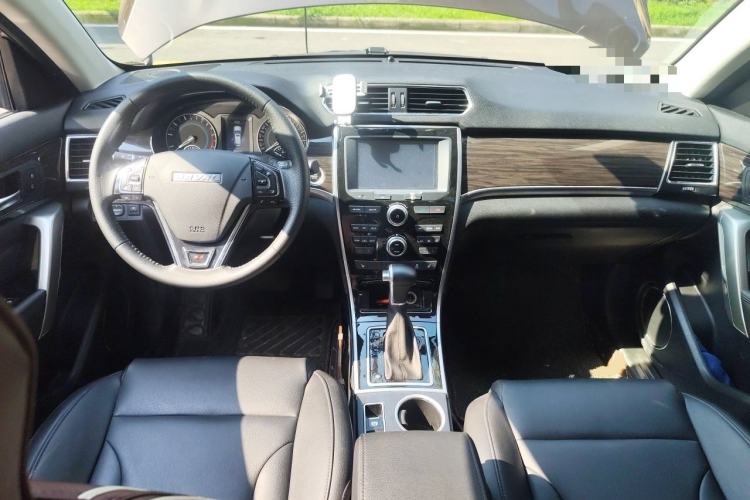 Used Haval H2 2016 Red-Label 1.5T Automatic Two-Wheel Drive Luxury Model Center Console