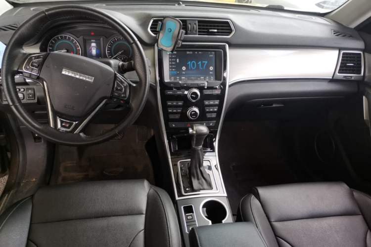 Used Haval H2 2016 Red-Label 1.5T Automatic Two-Wheel Drive Luxury Model Center Console