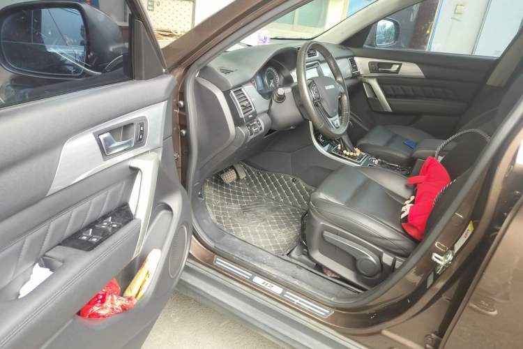 Used Haval H2 2016 Red-Label 1.5T Automatic Two-Wheel Drive Luxury Model Driver Seat