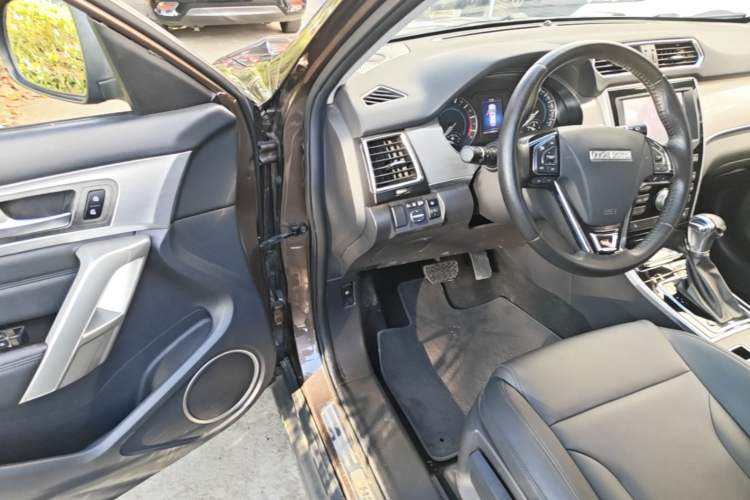 Used Haval H2 2016 Red-Label 1.5T Automatic Two-Wheel Drive Luxury Model Driver Seat
