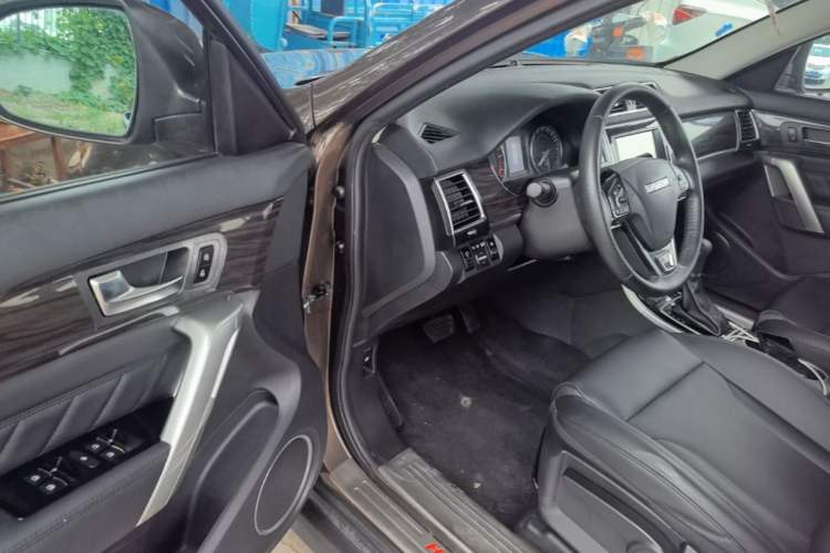 Used Haval H2 2016 Red-Label 1.5T Automatic Two-Wheel Drive Luxury Model Driver Seat