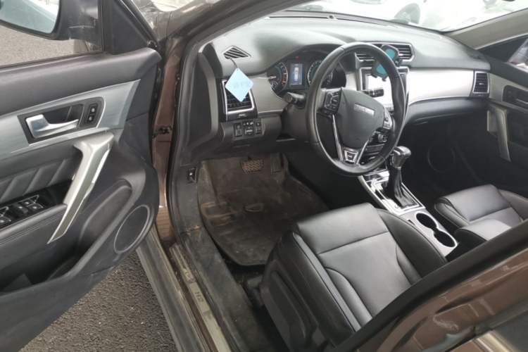 Used Haval H2 2016 Red-Label 1.5T Automatic Two-Wheel Drive Luxury Model Driver Seat