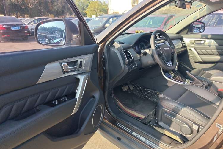 Used Haval H2 2016 Red Label 1.5T Automatic Two-Wheel Drive Elite Model Driver Seat