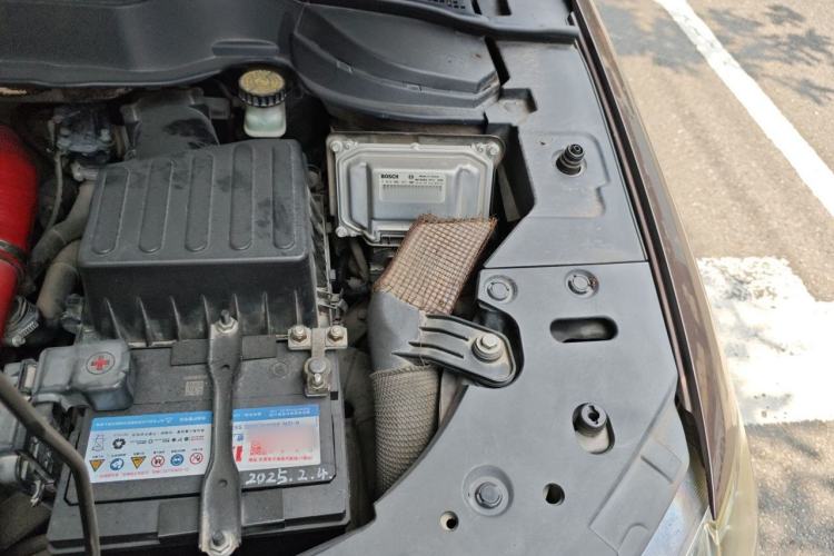 Used Haval H2 2016 Red-Label 1.5T Automatic Two-Wheel Drive Luxury Model Engine Bay Left