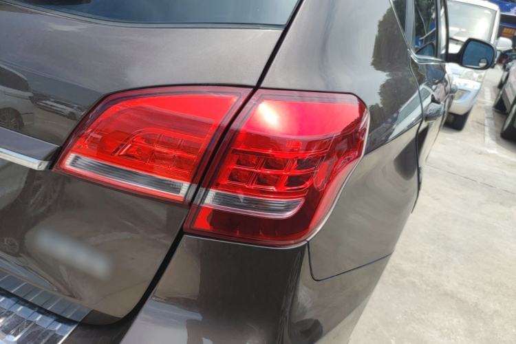 Used Haval H2 2016 Red Label 1.5T Manual Two-Wheel Drive Prestige Model Exterior 3