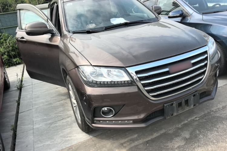 Used Haval H2 2016 Red-Label 1.5T Manual Two-Wheel Drive Luxury Model Front Right 45 Deg