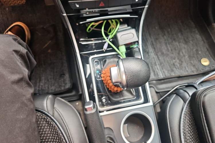 Used Haval H2 2016 Red Label 1.5T Automatic Two-Wheel Drive Elite Model Gear Lever