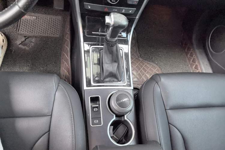 Used Haval H2 2016 Red-Label 1.5T Automatic Two-Wheel Drive Luxury Model Gear Lever
