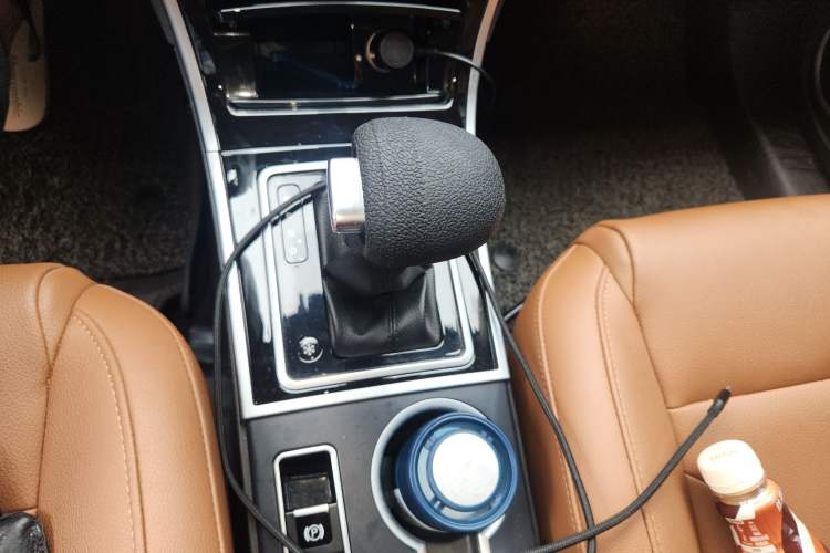 Used Haval H2 2016 Red-Label 1.5T Automatic Two-Wheel Drive Luxury Model Gear Lever