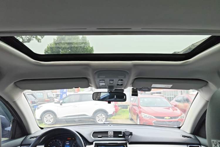 Used Haval H2 2016 Red-Label 1.5T Automatic Two-Wheel Drive Luxury Model Headliner