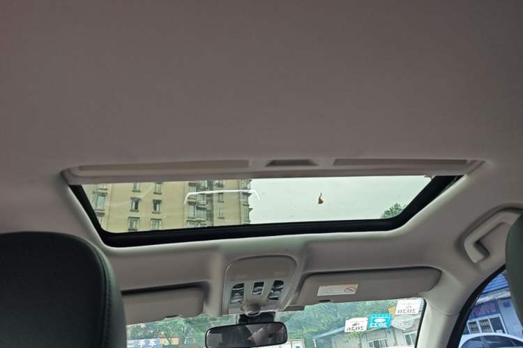 Used Haval H2 2016 Red-Label 1.5T Automatic Two-Wheel Drive Luxury Model Headliner
