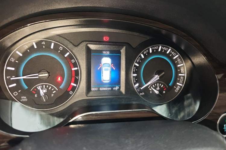 Used Haval H2 2016 Red Label 1.5T Automatic Two-Wheel Drive Elite Model Instrument Cluster