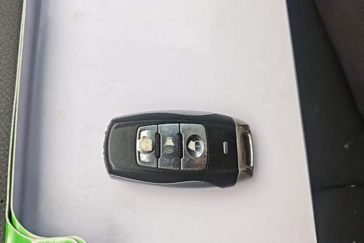 Used Haval H2 2016 Red Label 1.5T Manual Two-Wheel Drive Elite Model Interior 1